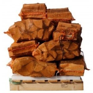 Eschen-Kaminholz 25 cm, 40 Säcke à 8 kg – trocken, handlich abgepackt